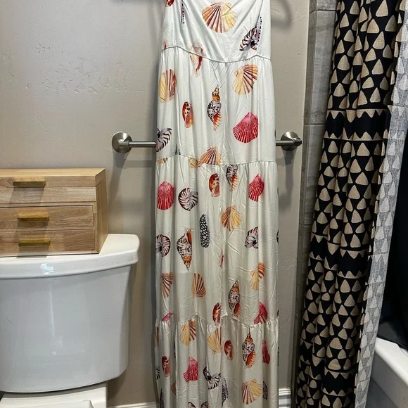 Cupshe Seashell Patterned Dress in Cream and Red - Picture 2 of 6